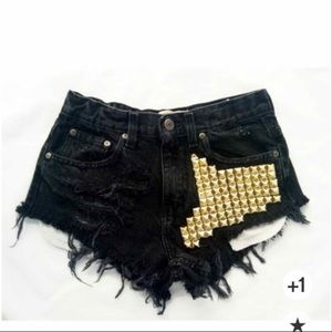 501 Levi Shorts: Women’s Vintage High Waisted 26W